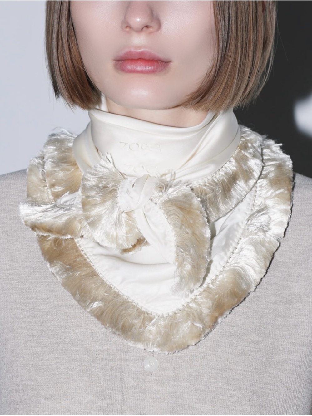 TOGA ARCHIVES PULLA FRINGE SCARF IN OFF WHITE